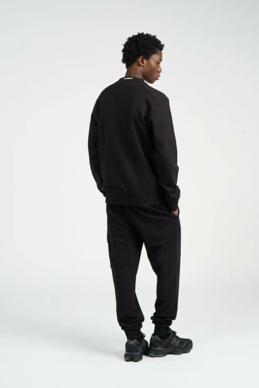 CREW NECK IN DIAGONAL RAISED FLEECE - Sweatshirt | Noir*C.P. COMPANY Online