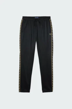 seasonal taped - jogging | Noir*FRED PERRY Online